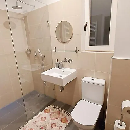 Lovely And Quiet Apartment In The Very Heart Of The City Budapest